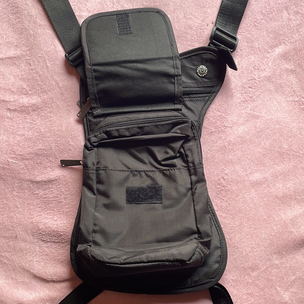 Fanny bag - Picture 2 of 3
